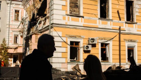 «Академія у вогні»: науково-популярне видання «Куншт» опублікувало репортаж про наслідки російської атаки на будівлю Президії НАН України