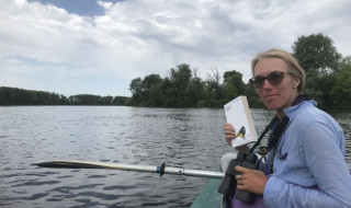 Куди зникають горобці, як ворони запам’ятовують ворогів і чому папуги можуть «говорити»: інтерв’ю орнітологині НАН України