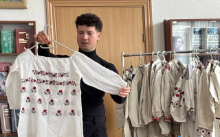 Молодий етнолог Академії презентував свою наукову працю  про традиційне дитяче вбрання українців