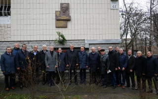 У Києві відкрили меморіальну дошку на будинку, де жив академік Борис Патон